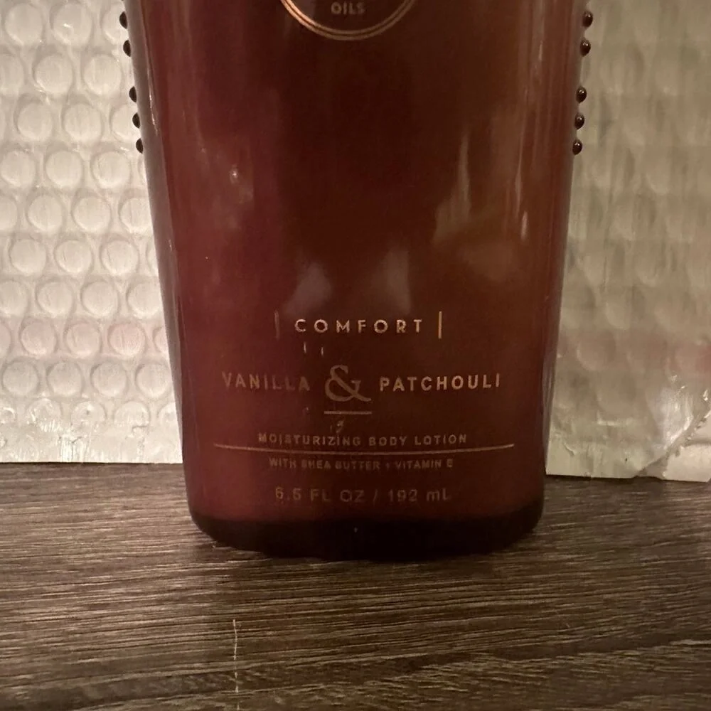 Bath and Body Works Aromatherapy Body lotion Comfort‎ Vanilla and Patchouli
